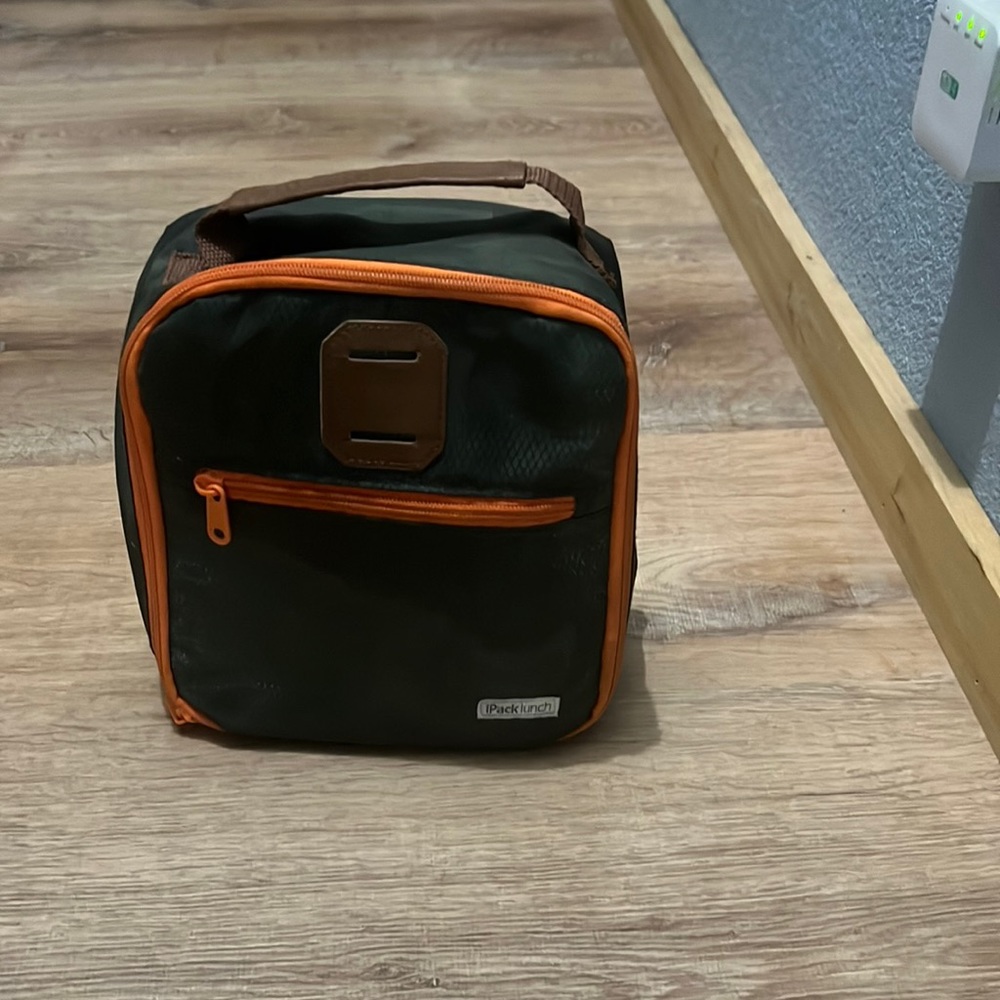 I Pack lunch , this handy little soft plastic container, can hold your lunch .
